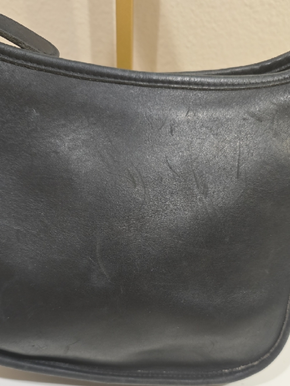 Vintage Coach Black Leather Hobo🌹 Crossbody with Gold-Tone Hardware - Picture 4 of 15